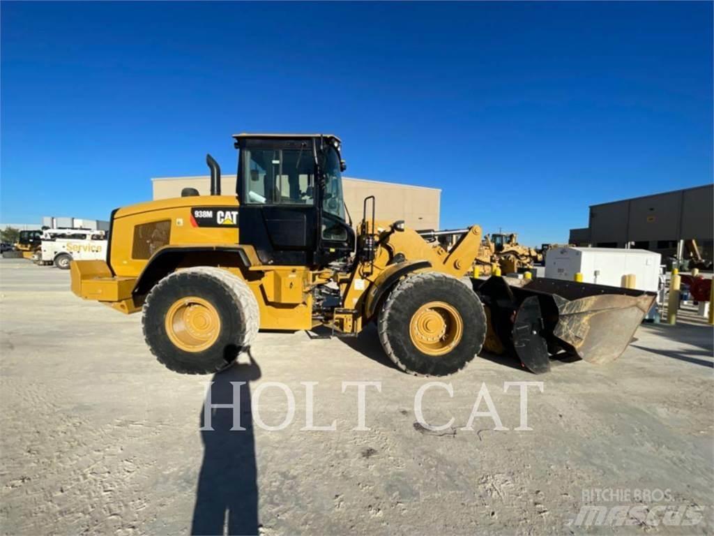 CAT 938M Kolesni nakladalci