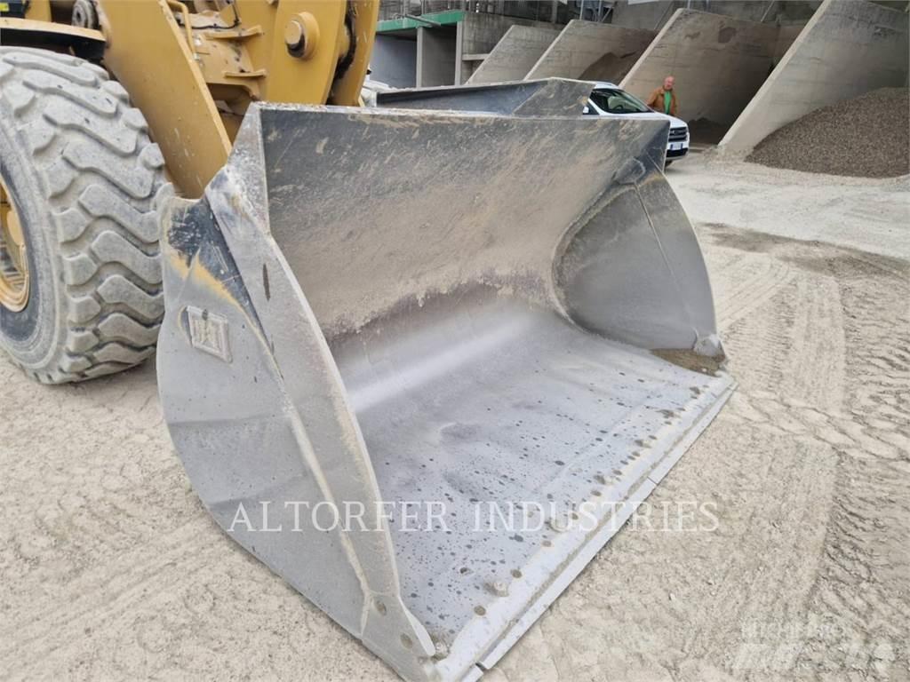 CAT 938M Kolesni nakladalci