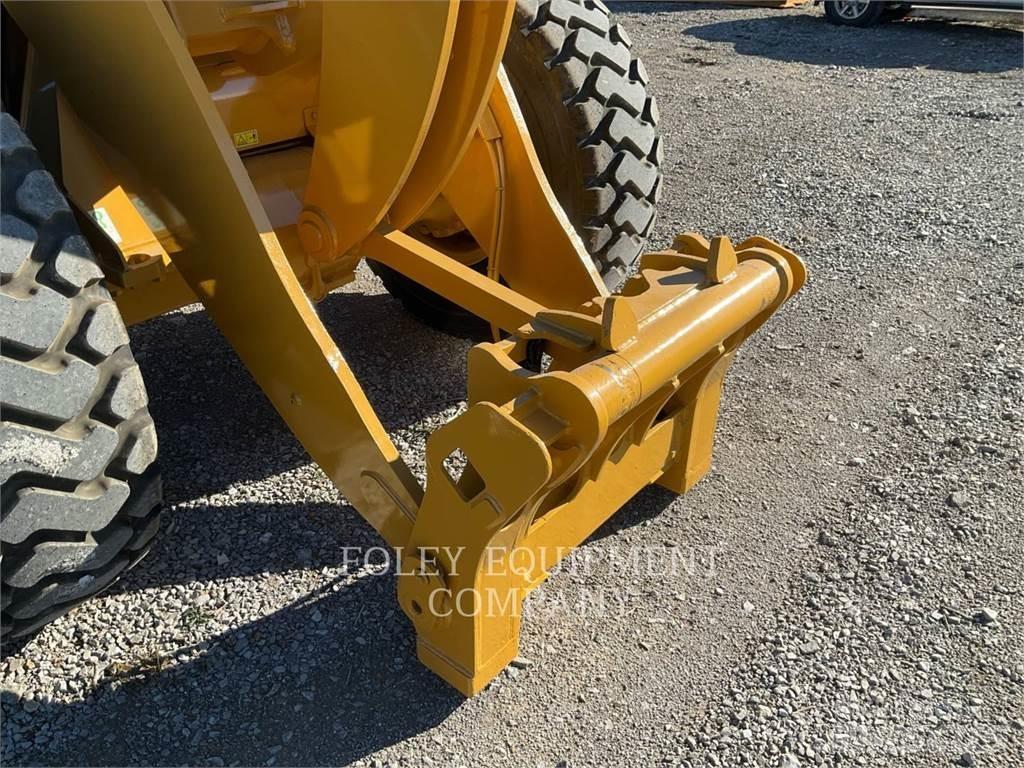 CAT 938M Kolesni nakladalci