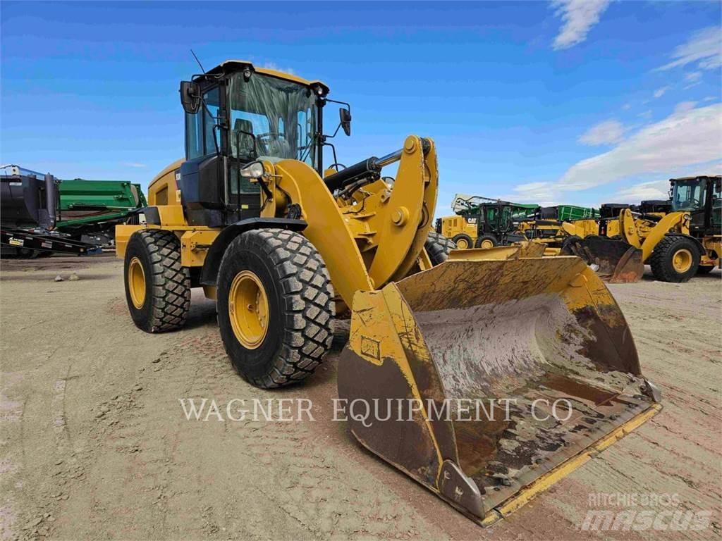 CAT 938M Kolesni nakladalci