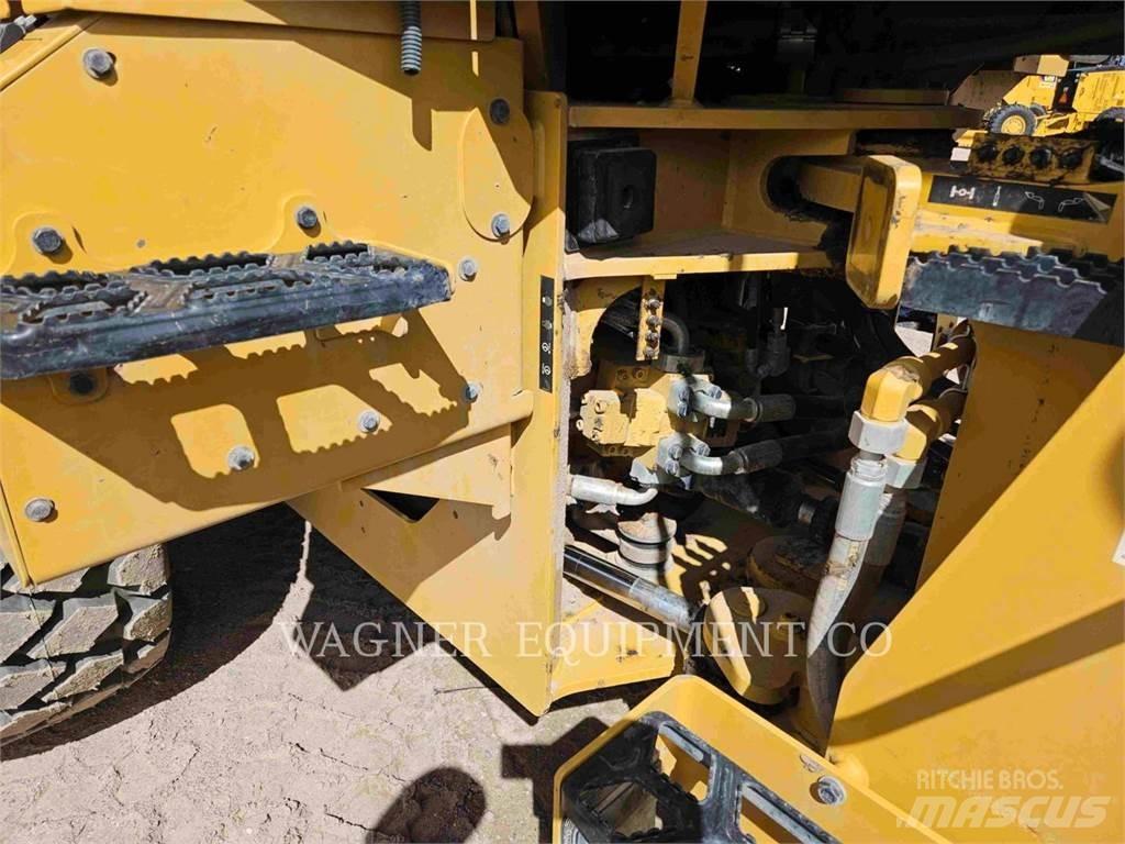 CAT 938M Kolesni nakladalci