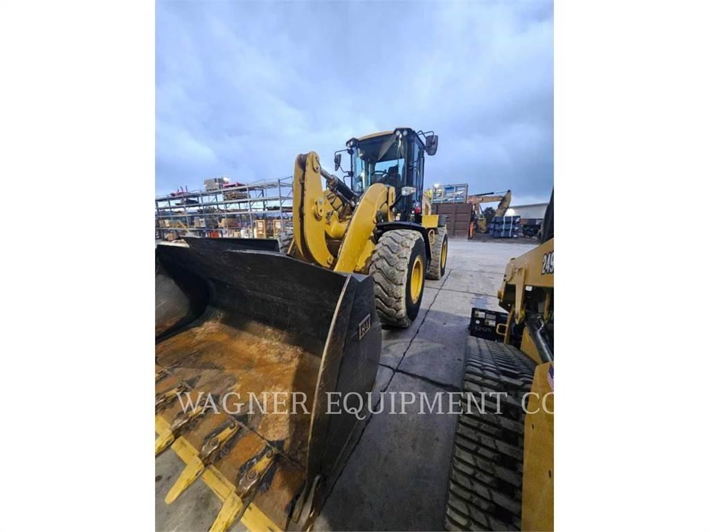CAT 938M Kolesni nakladalci