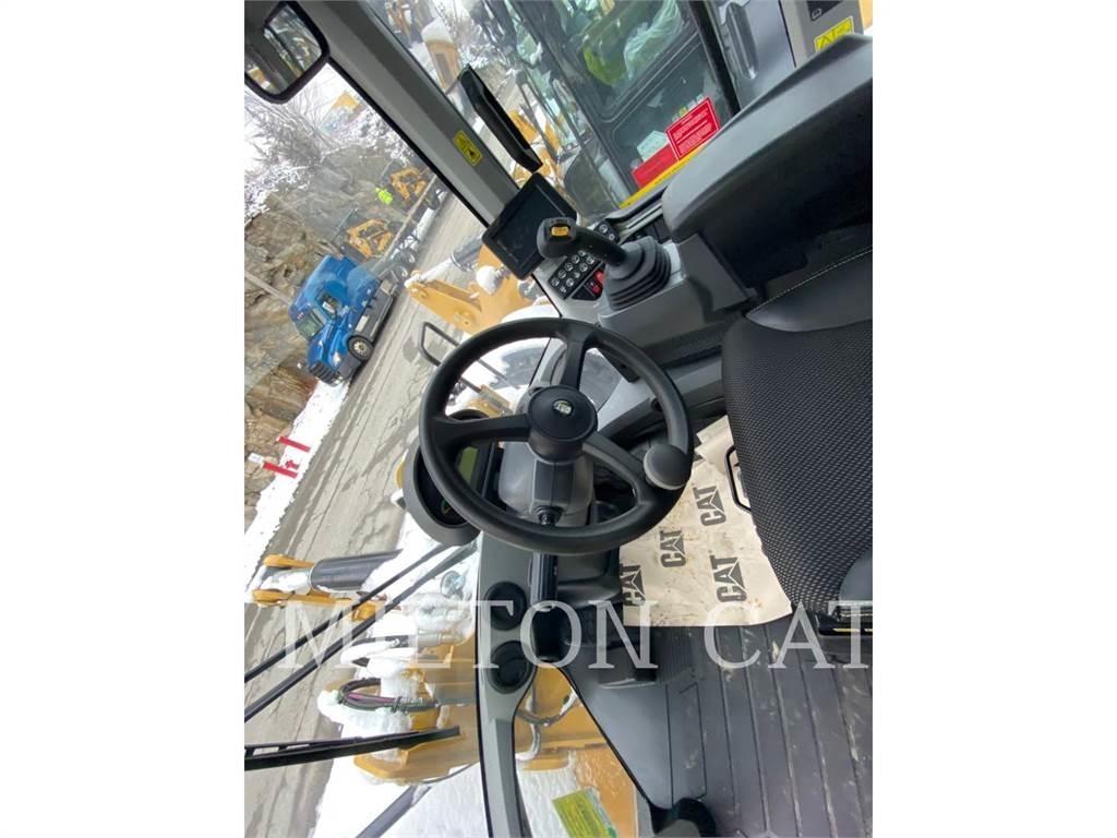 CAT 938M Kolesni nakladalci