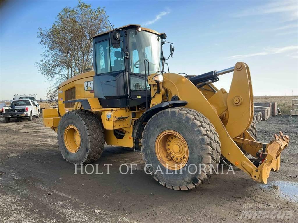 CAT 938M Kolesni nakladalci