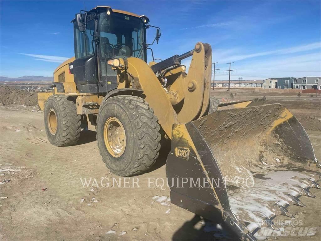 CAT 938M Kolesni nakladalci