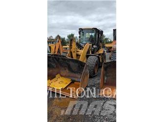 CAT 938M Kolesni nakladalci