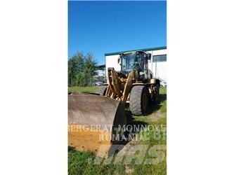 CAT 938M Kolesni nakladalci