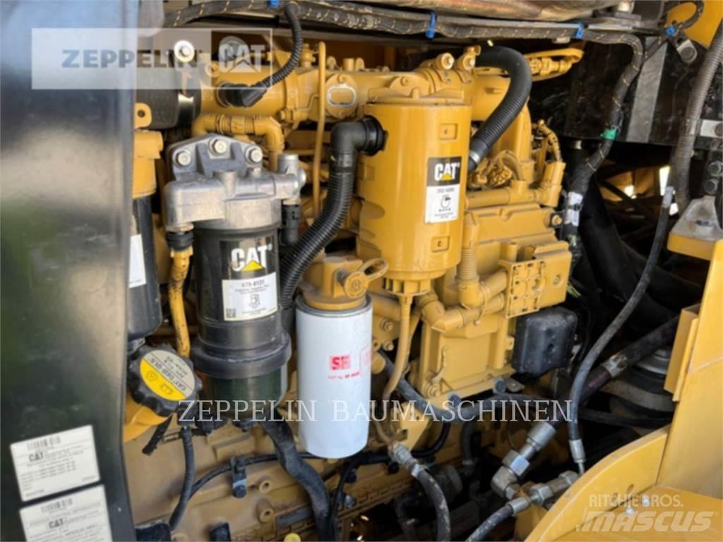 CAT 938M Kolesni nakladalci