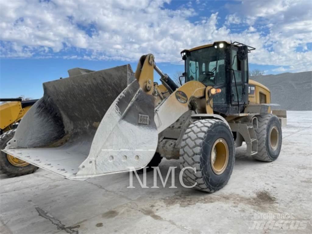 CAT 938M Kolesni nakladalci