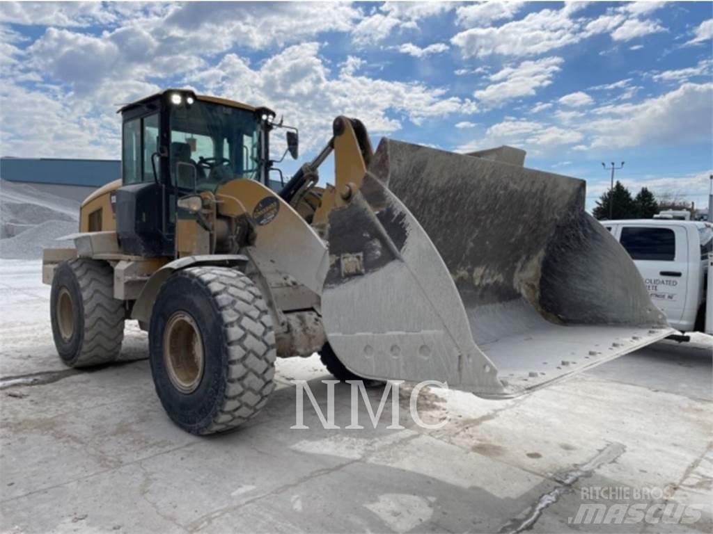 CAT 938M Kolesni nakladalci