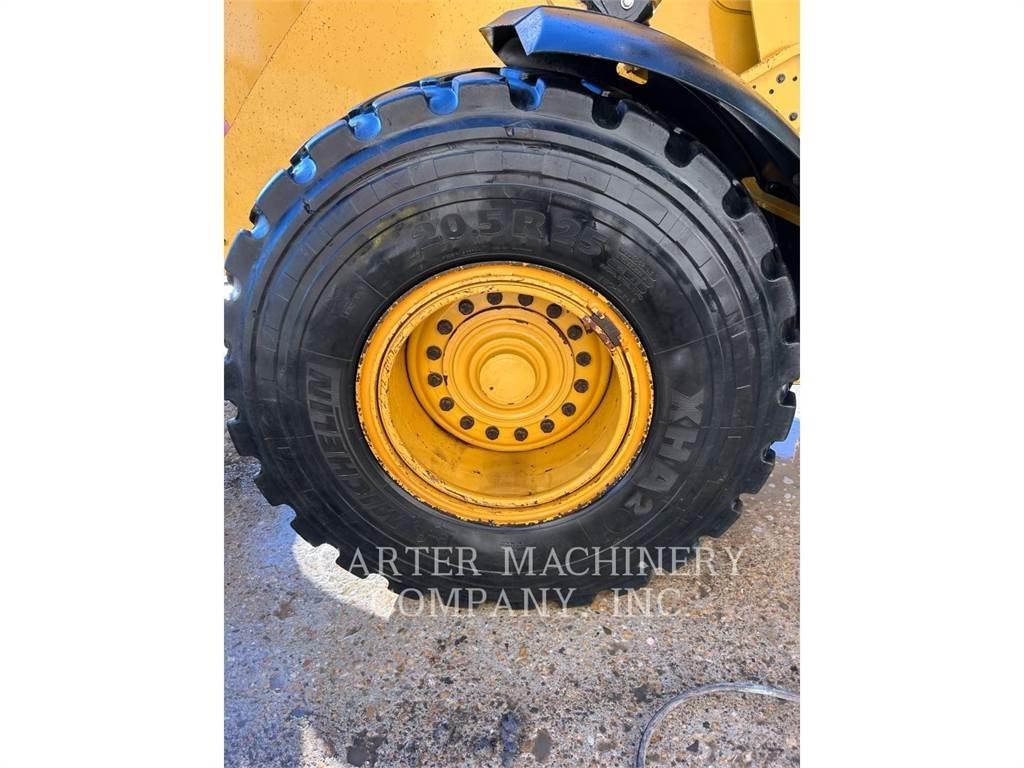 CAT 938M Kolesni nakladalci