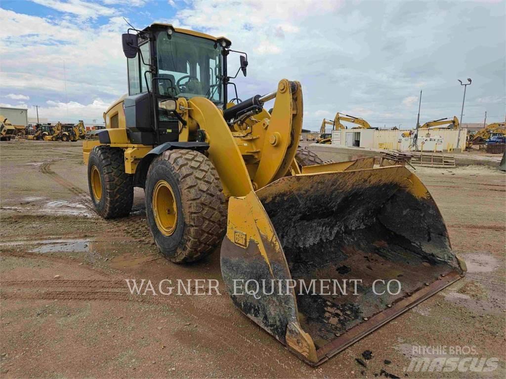 CAT 938M Kolesni nakladalci