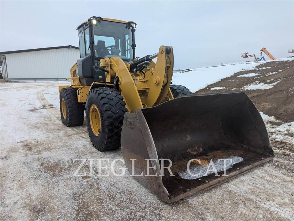 CAT 938M Kolesni nakladalci