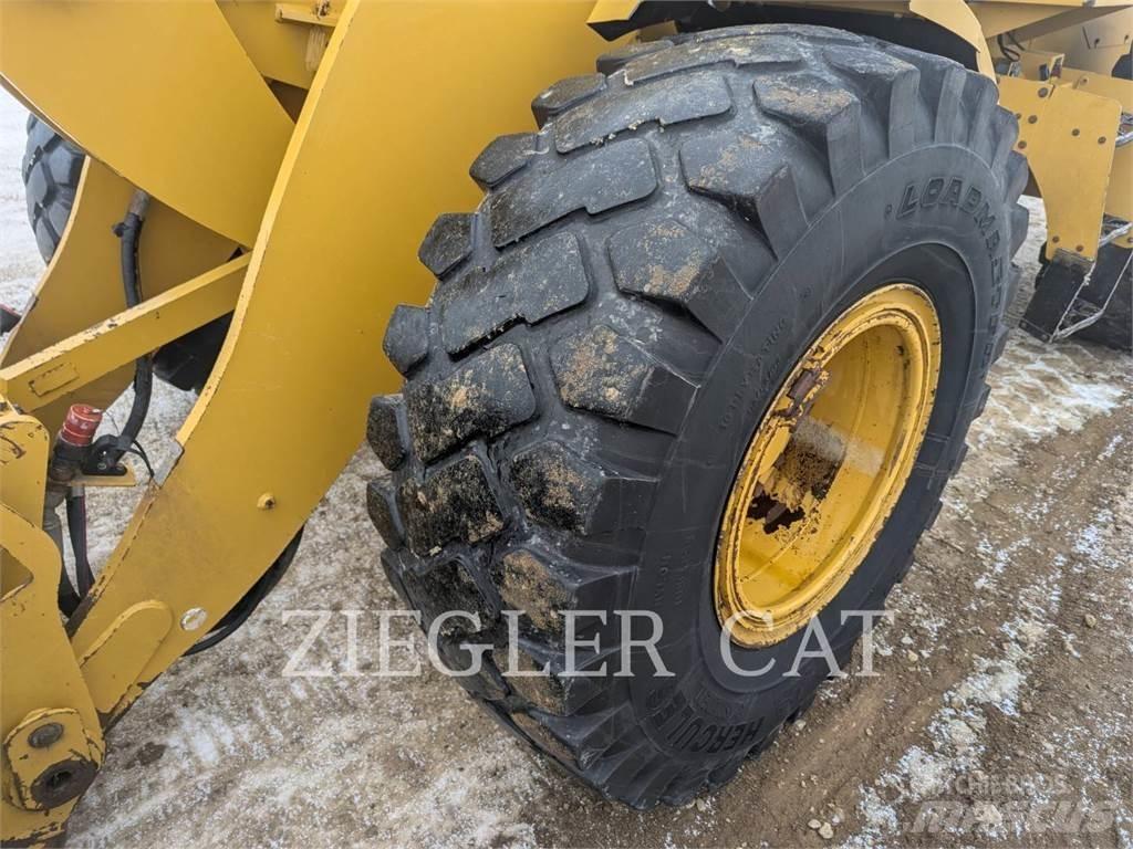 CAT 938M Kolesni nakladalci