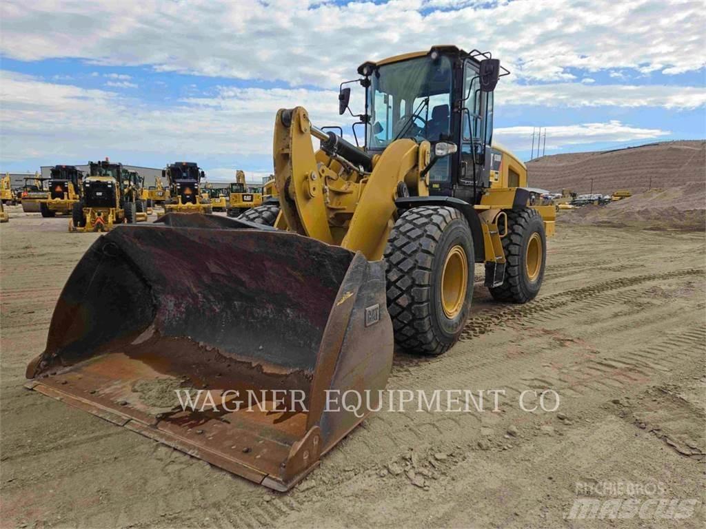 CAT 938M Kolesni nakladalci