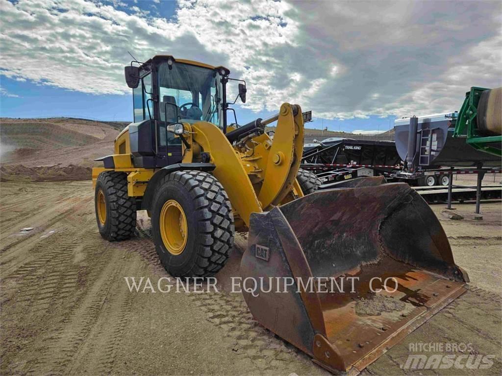 CAT 938M Kolesni nakladalci