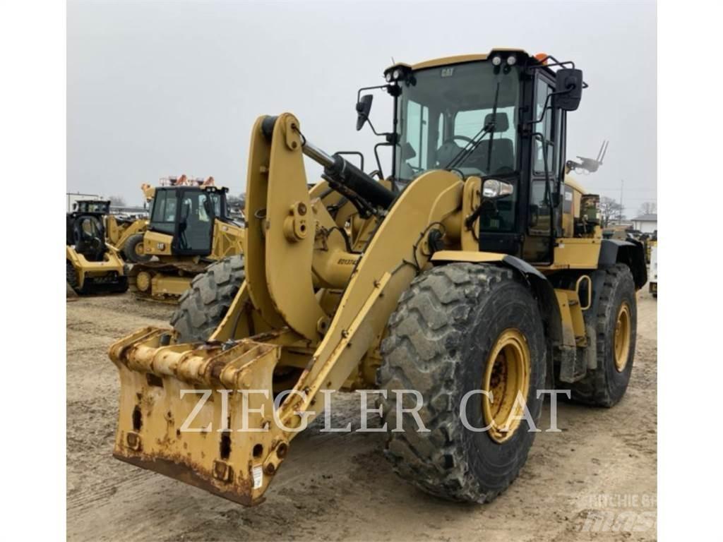 CAT 938M Kolesni nakladalci
