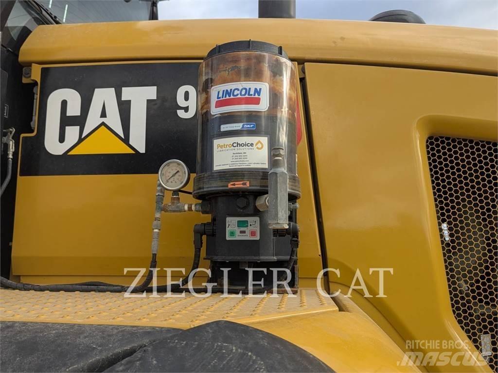 CAT 938M Kolesni nakladalci