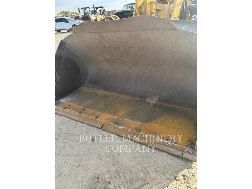 CAT 938M Kolesni nakladalci