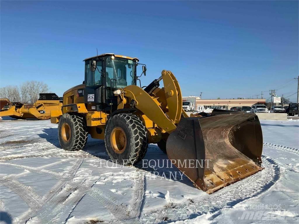 CAT 938M Kolesni nakladalci