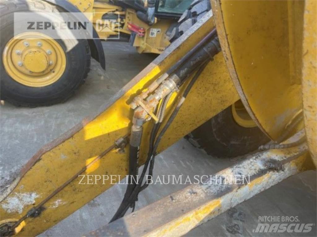 CAT 938M Kolesni nakladalci