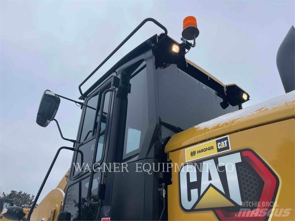 CAT 938M Kolesni nakladalci