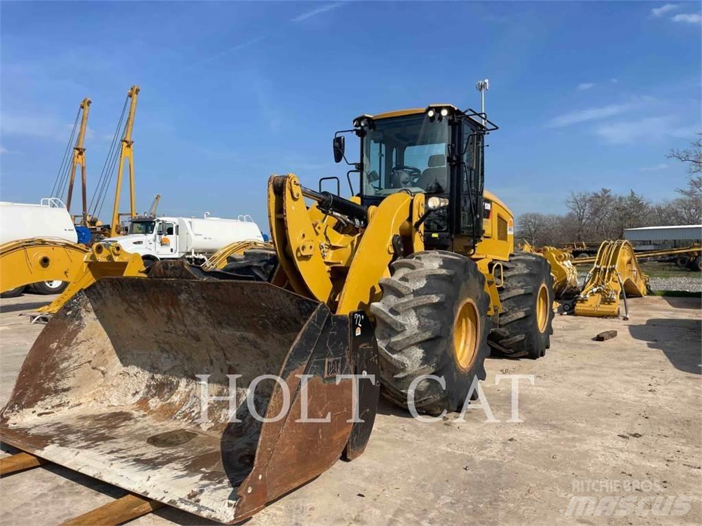 CAT 938M Kolesni nakladalci