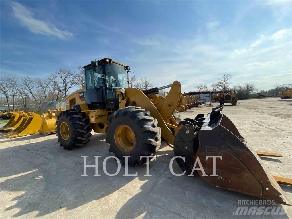 CAT 938M Kolesni nakladalci