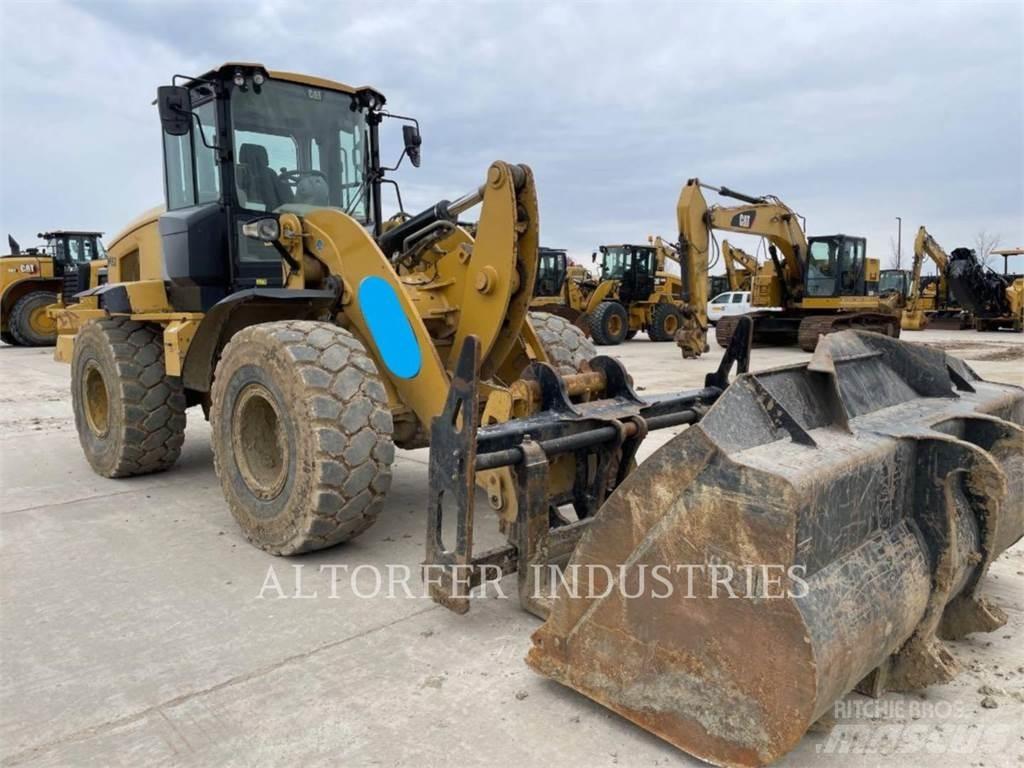 CAT 938M Kolesni nakladalci