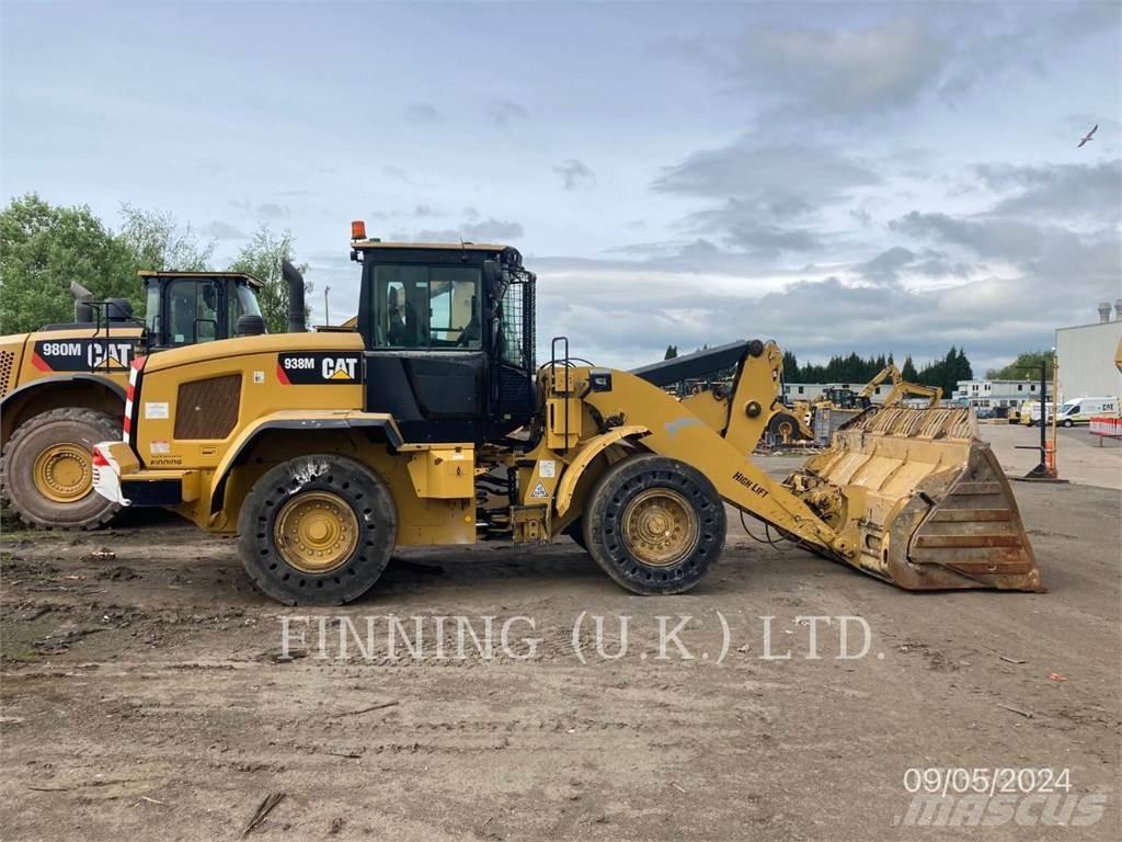CAT 938M Kolesni nakladalci