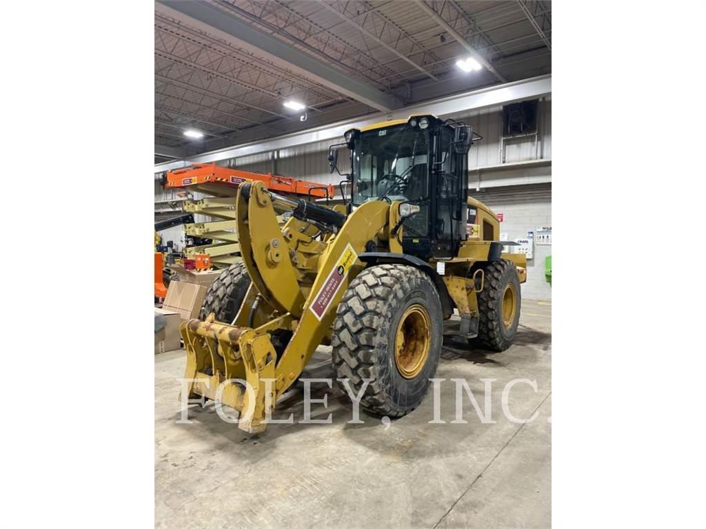 CAT 938M Kolesni nakladalci