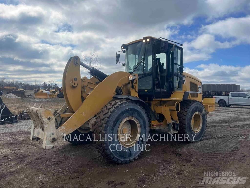 CAT 938M Kolesni nakladalci