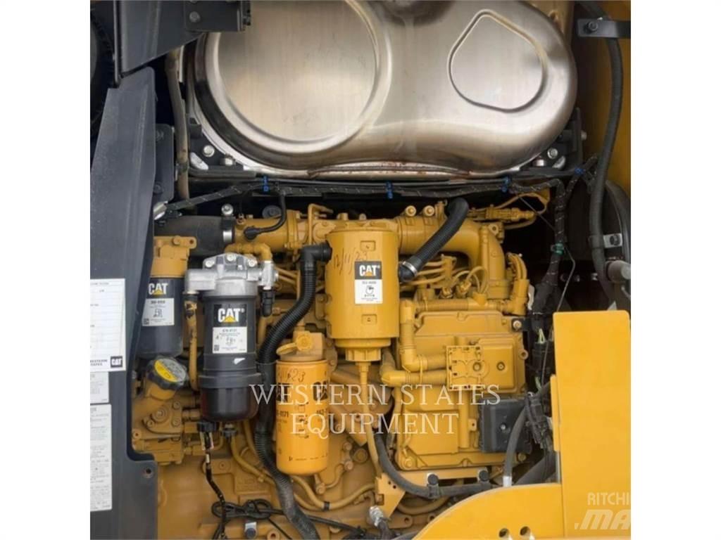 CAT 938M Kolesni nakladalci