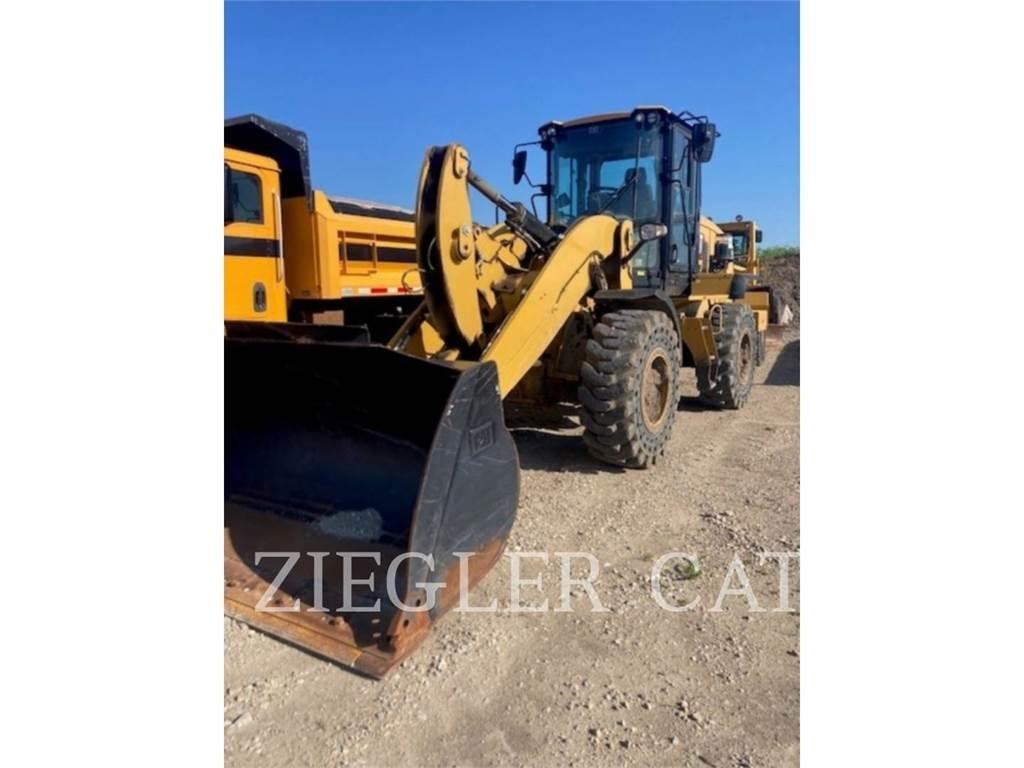 CAT 938M Kolesni nakladalci