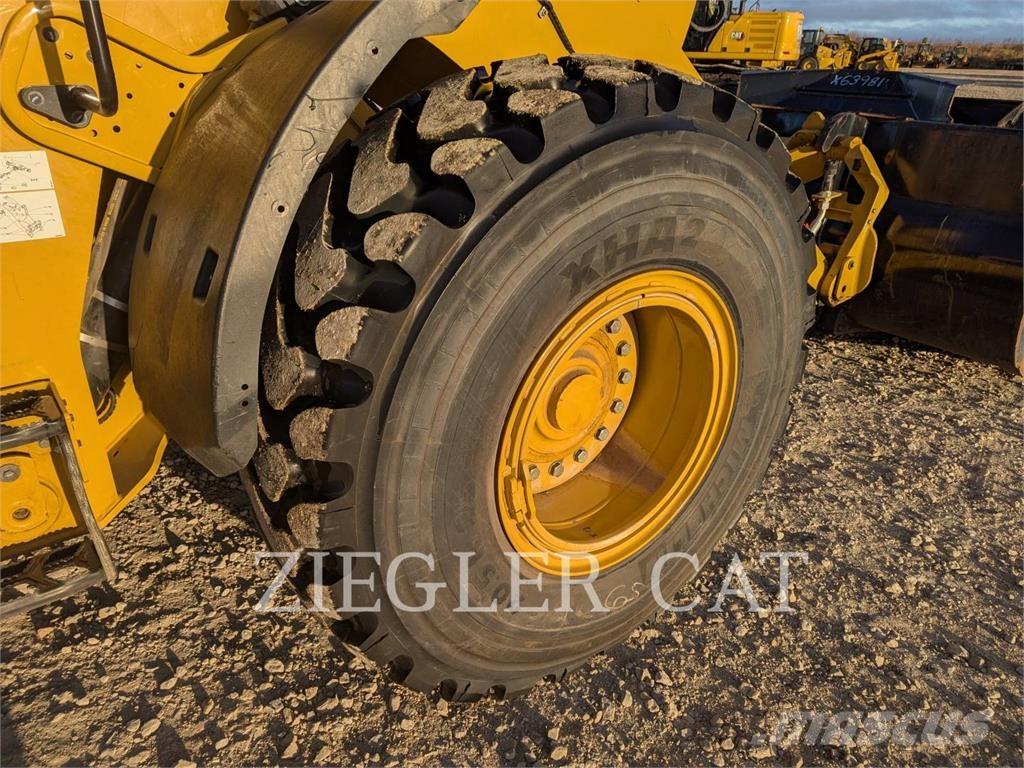 CAT 938M Kolesni nakladalci