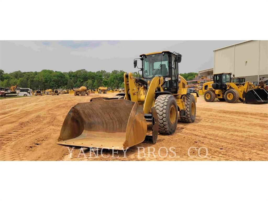 CAT 938M Kolesni nakladalci