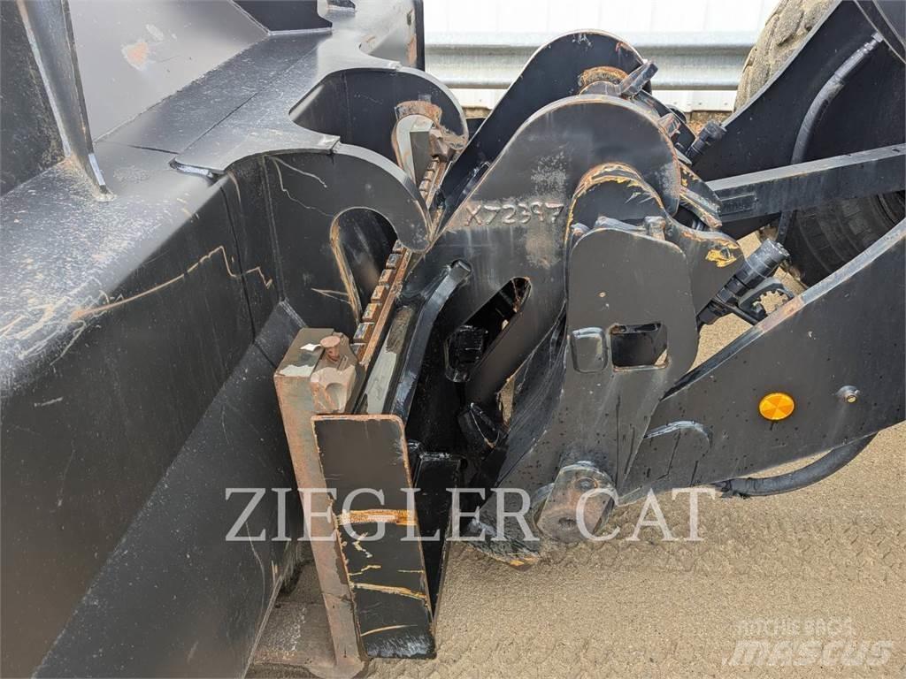 CAT 938M Kolesni nakladalci