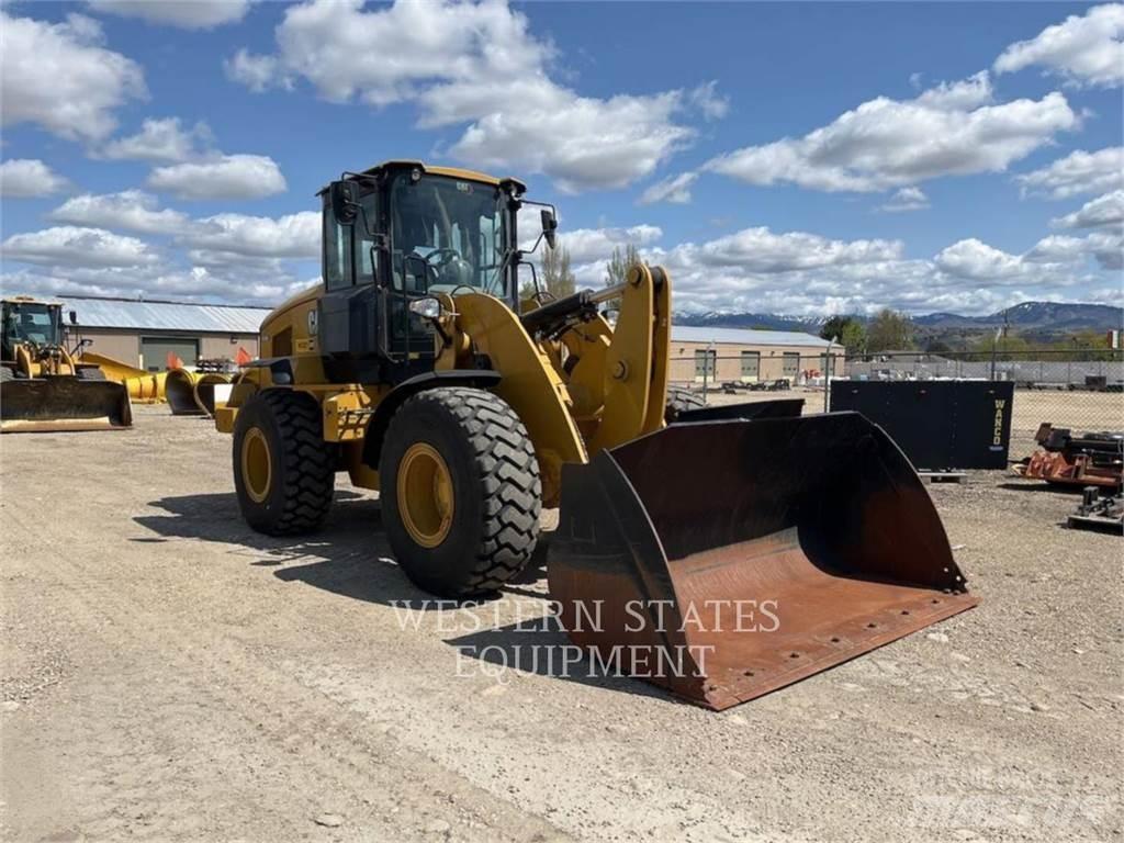 CAT 938M Kolesni nakladalci