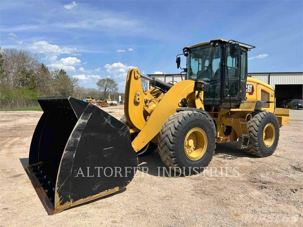 CAT 938M Kolesni nakladalci