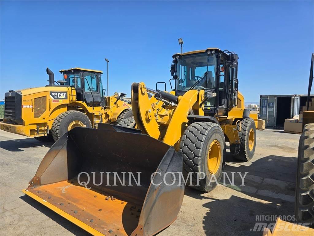 CAT 938M Kolesni nakladalci
