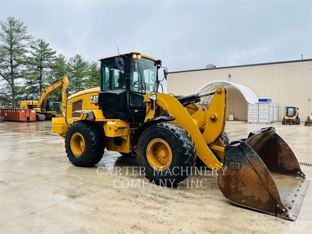 CAT 938M Kolesni nakladalci