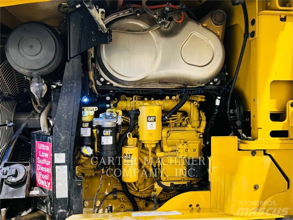 CAT 938M Kolesni nakladalci