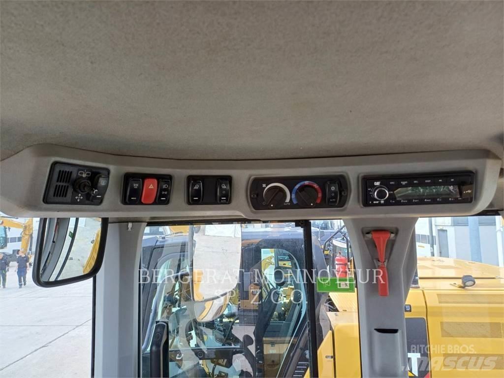 CAT 938M Kolesni nakladalci