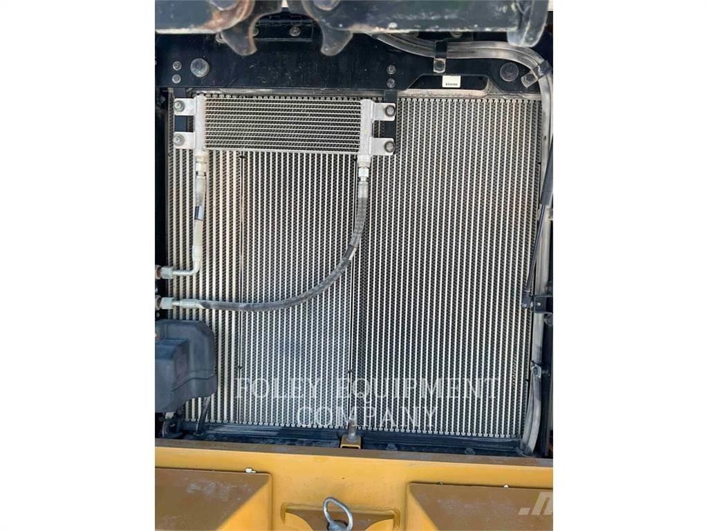 CAT 938M Kolesni nakladalci
