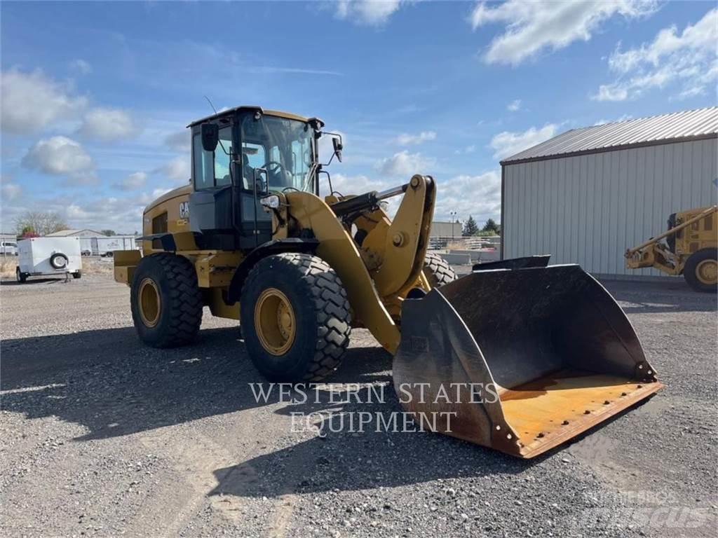 CAT 938M Kolesni nakladalci