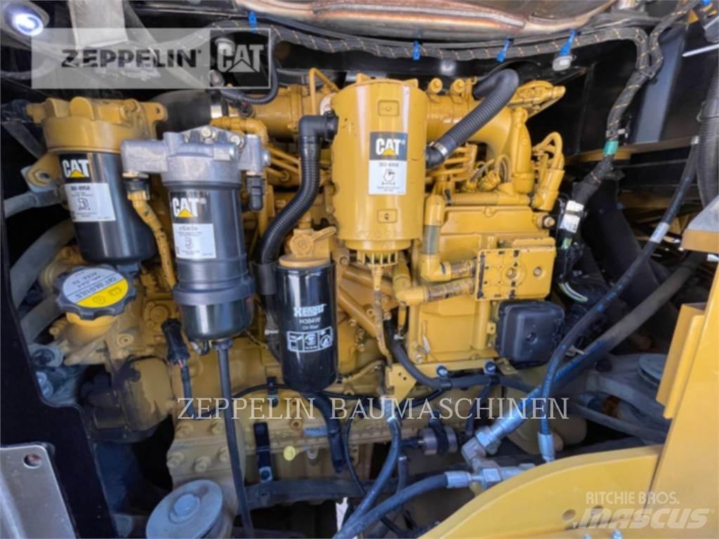 CAT 938M Kolesni nakladalci