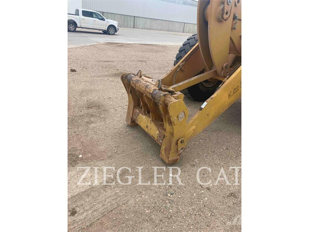 CAT 938M Kolesni nakladalci