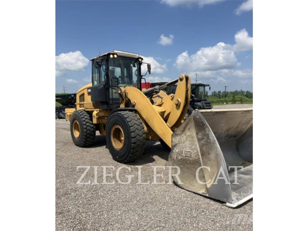 CAT 938M Kolesni nakladalci
