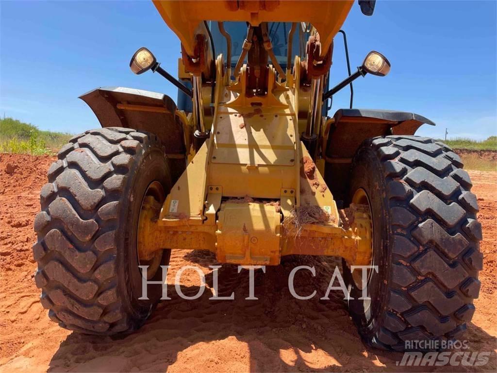 CAT 938M Kolesni nakladalci