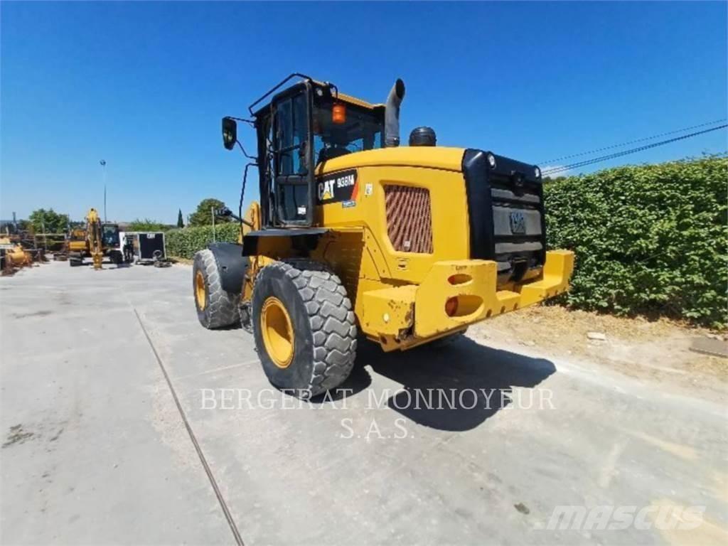 CAT 938M Kolesni nakladalci